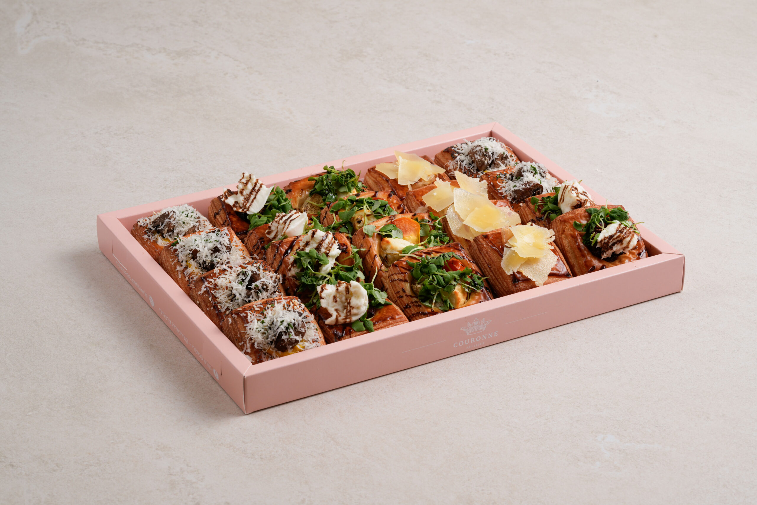 מגש מיקס מיני מאפים מלוחים