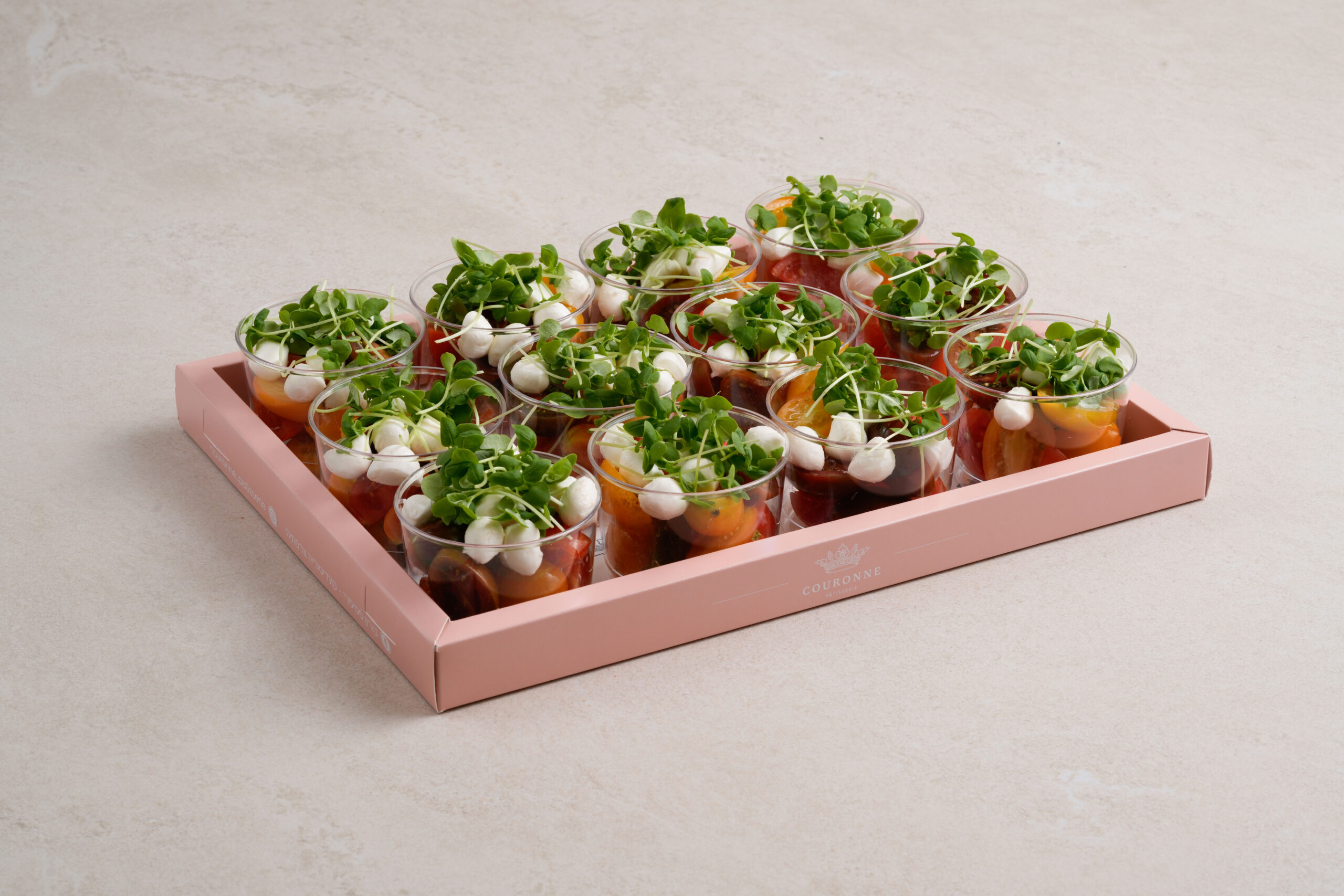 סלט קפרזה בכוסות